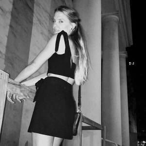 Meet your Posher, Brooke